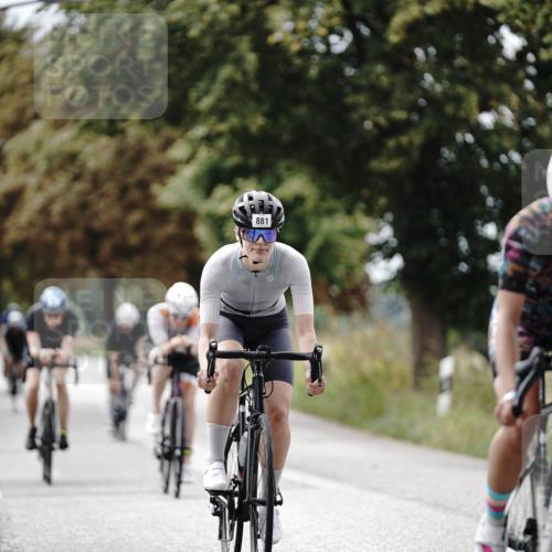 30.08.2026 - Elbe Triathlon Hamburg Michael Burmester http://msf.ph/oto/10072321 30.08.2026 10:13:59 Radfahren 585, 611, 612, 646, 799, 881, 886, 1896 meine-sportfotos.de