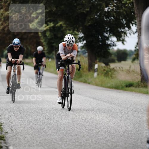 30.08.2026 - Elbe Triathlon Hamburg Michael Burmester http://msf.ph/oto/10072324 30.08.2026 10:14:00 Radfahren 585, 611, 612, 646, 799, 881, 886, 1896 meine-sportfotos.de