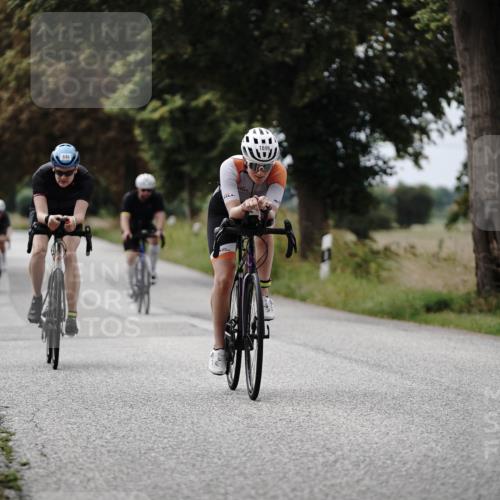 30.08.2026 - Elbe Triathlon Hamburg Michael Burmester http://msf.ph/oto/10072325 30.08.2026 10:14:00 Radfahren 585, 611, 612, 646, 799, 881, 886, 1896 meine-sportfotos.de