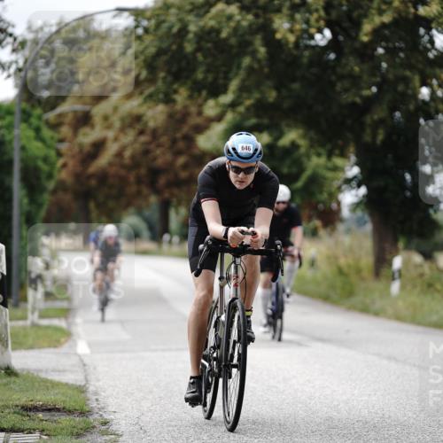 30.08.2026 - Elbe Triathlon Hamburg Michael Burmester http://msf.ph/oto/10072327 30.08.2026 10:14:01 Radfahren 585, 611, 646, 799, 881, 886, 1896 meine-sportfotos.de