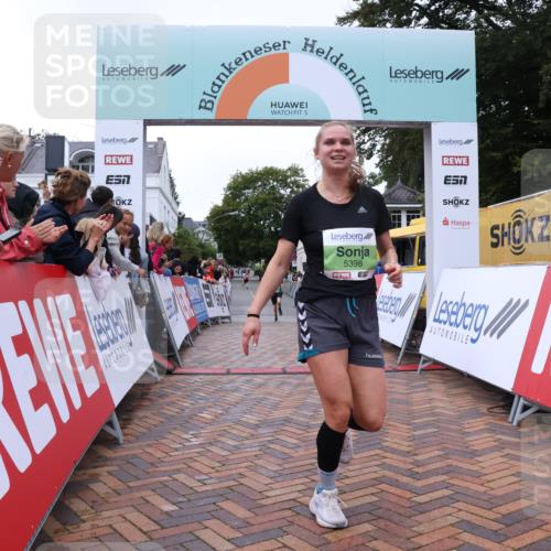 30.08.2026 - Blankeneser Heldenlauf Lena Gebhardt http://msf.ph/oto/10072366 30.08.2026 10:14:27 Ziel 5151, 5270, 5398, 5620, 5753, 5828 meine-sportfotos.de