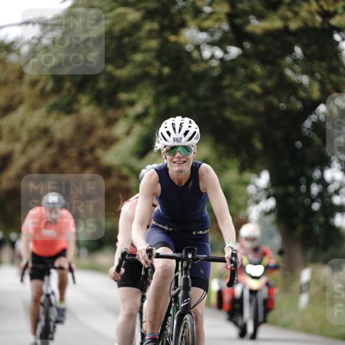 30.08.2026 - Elbe Triathlon Hamburg Michael Burmester http://msf.ph/oto/10072369 30.08.2026 10:14:54 Radfahren 451, 901, 912, 962 meine-sportfotos.de