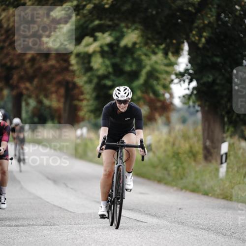 30.08.2026 - Elbe Triathlon Hamburg Michael Burmester http://msf.ph/oto/10072381 30.08.2026 10:15:09 Radfahren 577, 667, 891, 898, 954 meine-sportfotos.de
