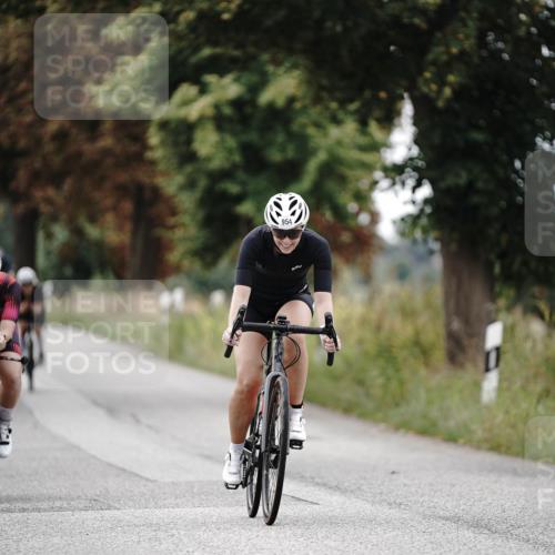 30.08.2026 - Elbe Triathlon Hamburg Michael Burmester http://msf.ph/oto/10072382 30.08.2026 10:15:09 Radfahren 577, 667, 891, 898, 954 meine-sportfotos.de