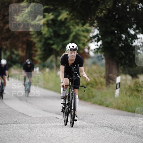 30.08.2026 - Elbe Triathlon Hamburg Michael Burmester http://msf.ph/oto/10072386 30.08.2026 10:15:13 Radfahren 577, 667, 891, 898, 954 meine-sportfotos.de