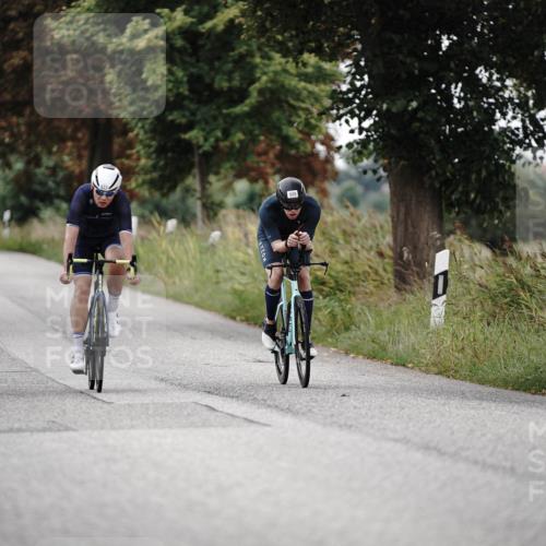 30.08.2026 - Elbe Triathlon Hamburg Michael Burmester http://msf.ph/oto/10072389 30.08.2026 10:15:14 Radfahren 577, 667, 891, 898 meine-sportfotos.de