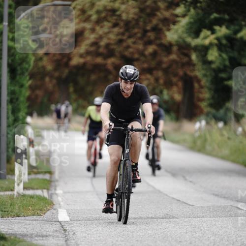 30.08.2026 - Elbe Triathlon Hamburg Michael Burmester http://msf.ph/oto/10072409 30.08.2026 10:15:36 Radfahren 403, 579, 580, 603 meine-sportfotos.de