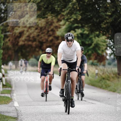 30.08.2026 - Elbe Triathlon Hamburg Michael Burmester http://msf.ph/oto/10072412 30.08.2026 10:15:39 Radfahren 403, 579, 580, 603 meine-sportfotos.de