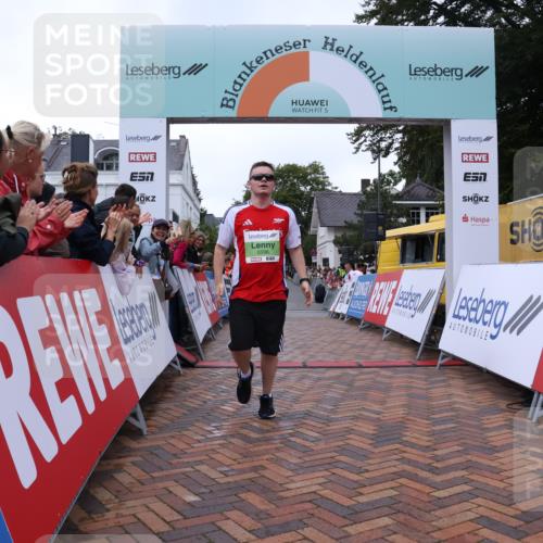 30.08.2026 - Blankeneser Heldenlauf Lena Gebhardt http://msf.ph/oto/10072439 30.08.2026 10:14:38 Ziel 5596, 5725, 5753 meine-sportfotos.de