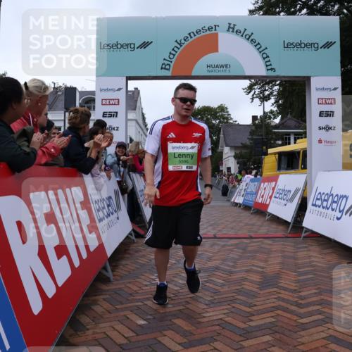 30.08.2026 - Blankeneser Heldenlauf Lena Gebhardt http://msf.ph/oto/10072443 30.08.2026 10:14:39 Ziel 5596, 5725, 5753 meine-sportfotos.de