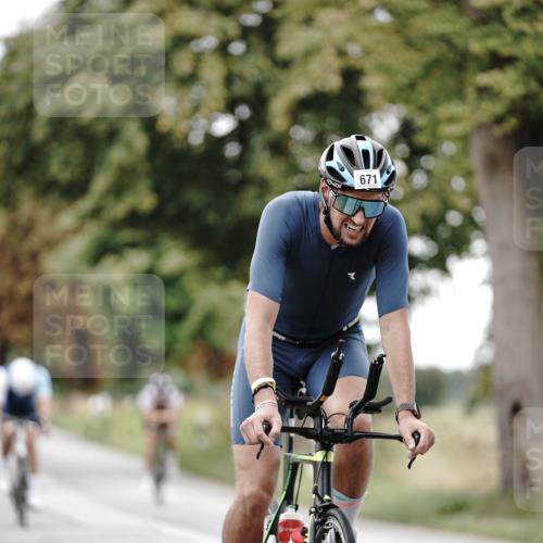 30.08.2026 - Elbe Triathlon Hamburg Michael Burmester http://msf.ph/oto/10072459 30.08.2026 10:16:18 Radfahren 409, 671, 726, 790, 863, 874, 958 meine-sportfotos.de