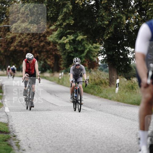 30.08.2026 - Elbe Triathlon Hamburg Michael Burmester http://msf.ph/oto/10072464 30.08.2026 10:16:20 Radfahren 409, 548, 671, 726, 790, 863 meine-sportfotos.de