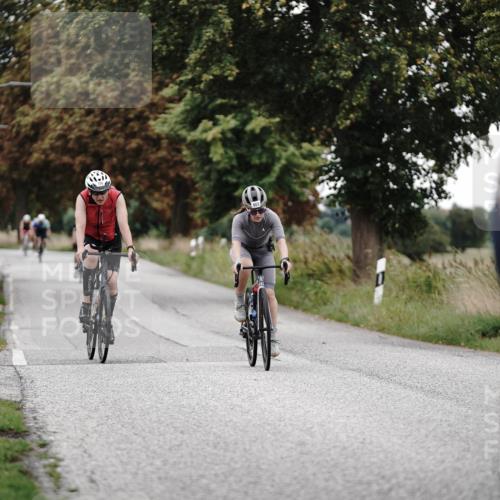 30.08.2026 - Elbe Triathlon Hamburg Michael Burmester http://msf.ph/oto/10072465 30.08.2026 10:16:20 Radfahren 409, 548, 671, 726, 790, 863 meine-sportfotos.de