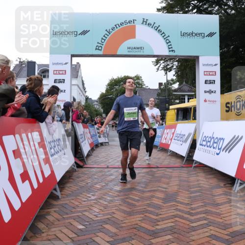 30.08.2026 - Blankeneser Heldenlauf Lena Gebhardt http://msf.ph/oto/10072494 30.08.2026 10:15:07 Ziel 5021, 5407, 5481, 5775, 5874 meine-sportfotos.de