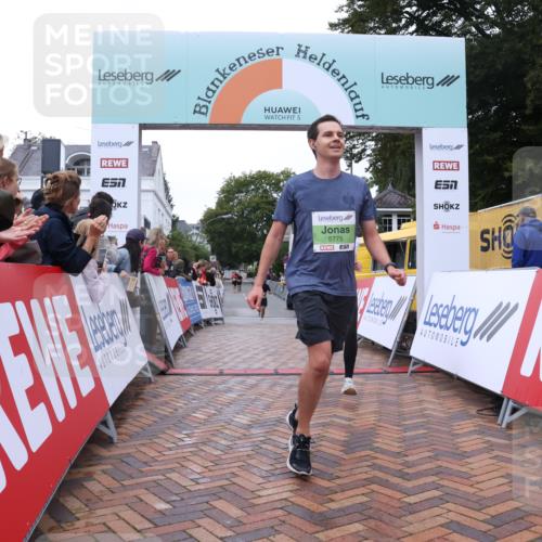 30.08.2026 - Blankeneser Heldenlauf Lena Gebhardt http://msf.ph/oto/10072499 30.08.2026 10:15:07 Ziel 5021, 5407, 5481, 5775, 5874 meine-sportfotos.de