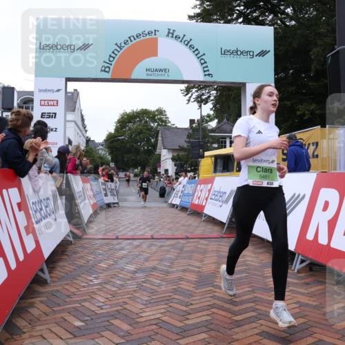 30.08.2026 - Blankeneser Heldenlauf Lena Gebhardt http://msf.ph/oto/10072509 30.08.2026 10:15:08 Ziel 5021, 5407, 5481, 5775, 5874 meine-sportfotos.de