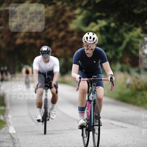 30.08.2026 - Elbe Triathlon Hamburg Michael Burmester http://msf.ph/oto/10072516 30.08.2026 10:17:15 Radfahren 546, 802, 826, 866 meine-sportfotos.de