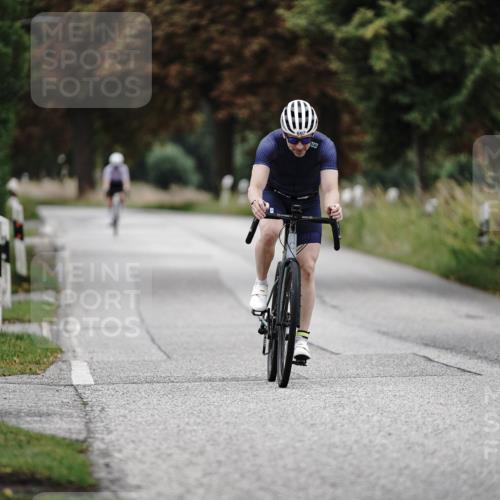 30.08.2026 - Elbe Triathlon Hamburg Michael Burmester http://msf.ph/oto/10072545 30.08.2026 10:17:44 Radfahren 697, 940 meine-sportfotos.de