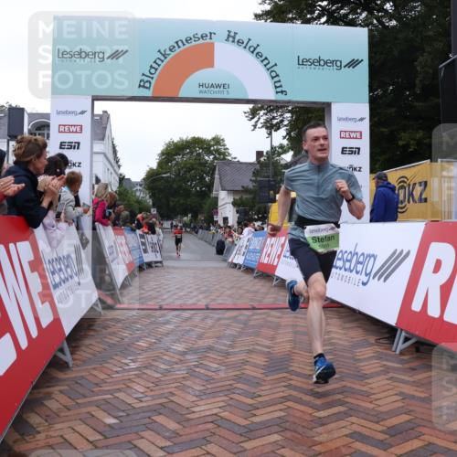 30.08.2026 - Blankeneser Heldenlauf Lena Gebhardt http://msf.ph/oto/10072556 30.08.2026 10:15:13 Ziel 5021, 5059, 5481, 5775, 5874 meine-sportfotos.de