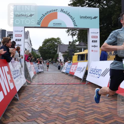30.08.2026 - Blankeneser Heldenlauf Lena Gebhardt http://msf.ph/oto/10072561 30.08.2026 10:15:14 Ziel 5021, 5059, 5481, 5775 meine-sportfotos.de