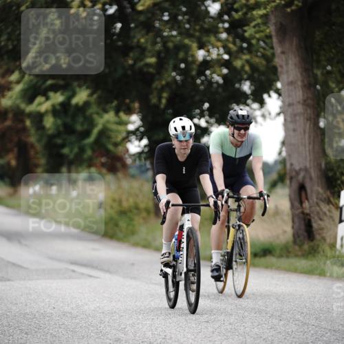 30.08.2026 - Elbe Triathlon Hamburg Michael Burmester http://msf.ph/oto/10072563 30.08.2026 10:18:19 Radfahren 475, 831, 864, 900, 953 meine-sportfotos.de