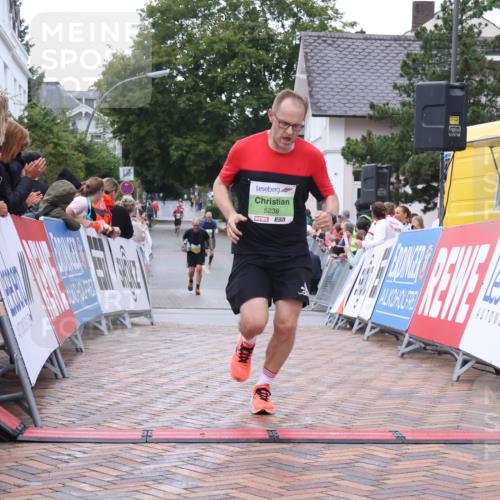 30.08.2026 - Blankeneser Heldenlauf Lena Gebhardt http://msf.ph/oto/10072577 30.08.2026 10:15:19 Ziel 5021, 5059, 5238 meine-sportfotos.de