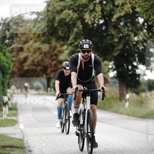 30.08.2026 - Elbe Triathlon Hamburg Michael Burmester http://msf.ph/oto/10072578 30.08.2026 10:18:30 Radfahren 556, 571, 618, 725, 774 meine-sportfotos.de