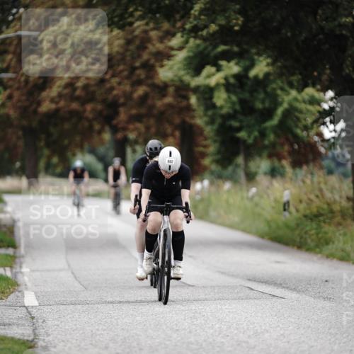 30.08.2026 - Elbe Triathlon Hamburg Michael Burmester http://msf.ph/oto/10072596 30.08.2026 10:18:51 Radfahren 568, 827, 882 meine-sportfotos.de