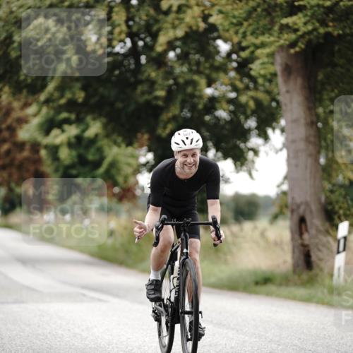 30.08.2026 - Elbe Triathlon Hamburg Michael Burmester http://msf.ph/oto/10072621 30.08.2026 10:19:30 Radfahren 572, 893 meine-sportfotos.de