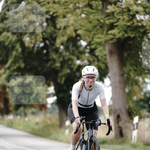 30.08.2026 - Elbe Triathlon Hamburg Michael Burmester http://msf.ph/oto/10072629 30.08.2026 10:19:34 Radfahren 893 meine-sportfotos.de