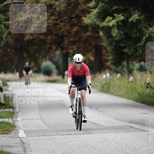 30.08.2026 - Elbe Triathlon Hamburg Michael Burmester http://msf.ph/oto/10072636 30.08.2026 10:19:51 Radfahren 921 meine-sportfotos.de