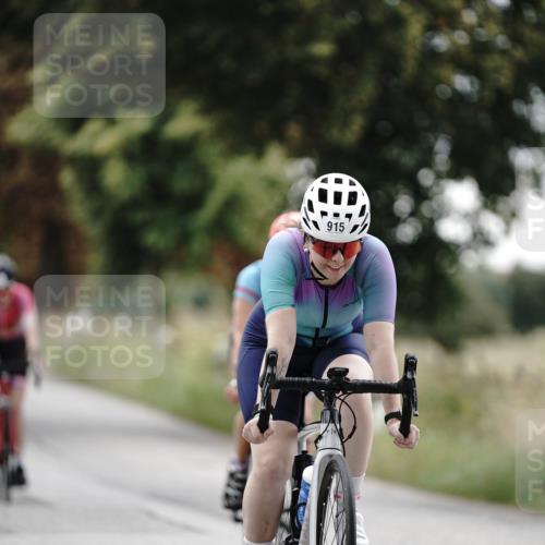30.08.2026 - Elbe Triathlon Hamburg Michael Burmester http://msf.ph/oto/10072655 30.08.2026 10:20:24 Radfahren 857, 862, 873, 915, 978 meine-sportfotos.de