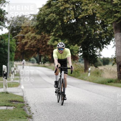 30.08.2026 - Elbe Triathlon Hamburg Michael Burmester http://msf.ph/oto/10072688 30.08.2026 10:20:52 Radfahren 795 meine-sportfotos.de