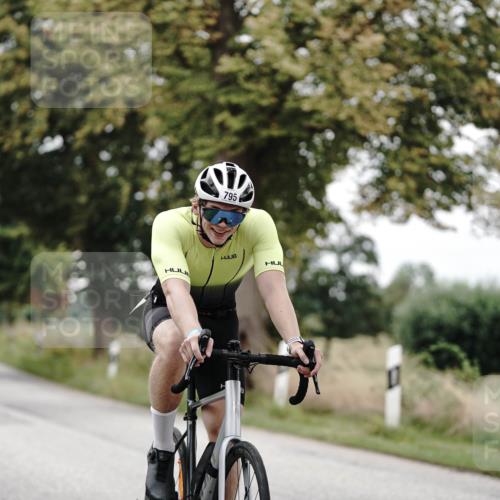 30.08.2026 - Elbe Triathlon Hamburg Michael Burmester http://msf.ph/oto/10072690 30.08.2026 10:20:53 Radfahren 795, 809 meine-sportfotos.de