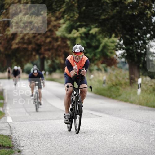 30.08.2026 - Elbe Triathlon Hamburg Michael Burmester http://msf.ph/oto/10072703 30.08.2026 10:21:09 Radfahren 553, 635, 703, 786, 805 meine-sportfotos.de