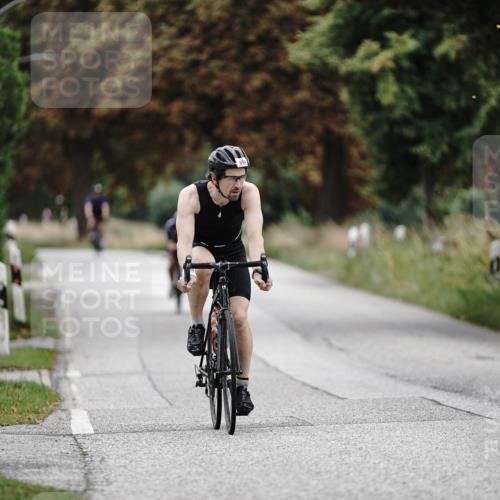 30.08.2026 - Elbe Triathlon Hamburg Michael Burmester http://msf.ph/oto/10072715 30.08.2026 10:21:22 Radfahren 694, 821, 917 meine-sportfotos.de