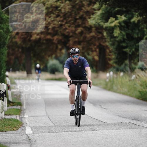 30.08.2026 - Elbe Triathlon Hamburg Michael Burmester http://msf.ph/oto/10072721 30.08.2026 10:21:32 Radfahren 589 meine-sportfotos.de