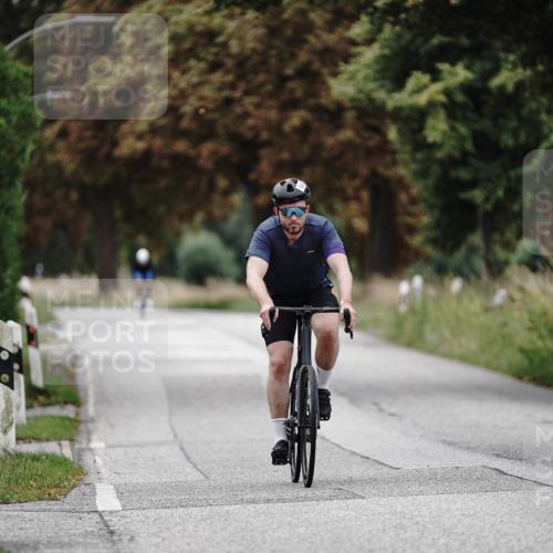 30.08.2026 - Elbe Triathlon Hamburg Michael Burmester http://msf.ph/oto/10072723 30.08.2026 10:21:32 Radfahren 589 meine-sportfotos.de