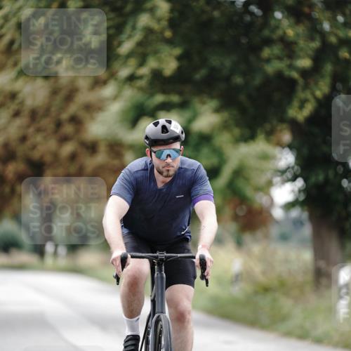 30.08.2026 - Elbe Triathlon Hamburg Michael Burmester http://msf.ph/oto/10072724 30.08.2026 10:21:33 Radfahren 589 meine-sportfotos.de