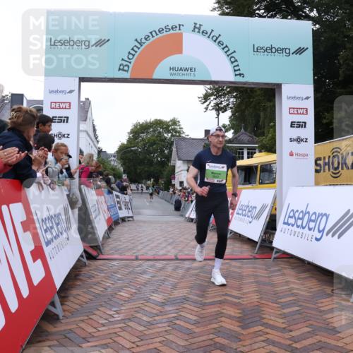 30.08.2026 - Blankeneser Heldenlauf Lena Gebhardt http://msf.ph/oto/10072731 30.08.2026 10:16:08 Ziel 5843 meine-sportfotos.de