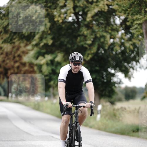 30.08.2026 - Elbe Triathlon Hamburg Michael Burmester http://msf.ph/oto/10072746 30.08.2026 10:22:17 Radfahren 591, 679, 847, 945 meine-sportfotos.de