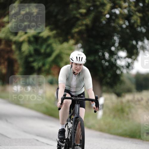 30.08.2026 - Elbe Triathlon Hamburg Michael Burmester http://msf.ph/oto/10072754 30.08.2026 10:22:24 Radfahren 679, 764, 847 meine-sportfotos.de