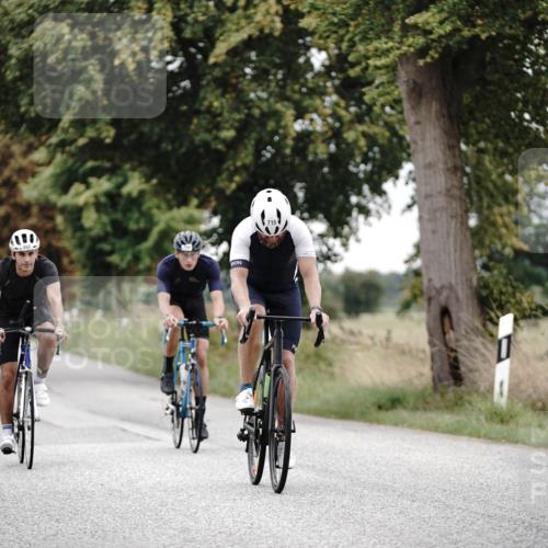 30.08.2026 - Elbe Triathlon Hamburg Michael Burmester http://msf.ph/oto/10072786 30.08.2026 10:22:57 Radfahren 715, 721, 794, 796, 968 meine-sportfotos.de