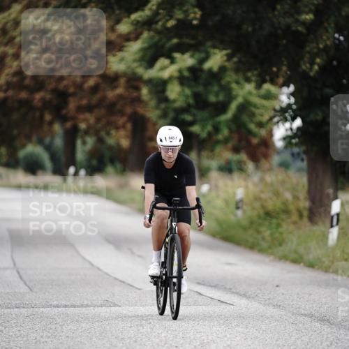 30.08.2026 - Elbe Triathlon Hamburg Michael Burmester http://msf.ph/oto/10072800 30.08.2026 10:23:24 Radfahren 845 meine-sportfotos.de