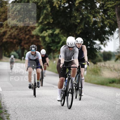 30.08.2026 - Elbe Triathlon Hamburg Michael Burmester http://msf.ph/oto/10072840 30.08.2026 10:24:11 Radfahren 602, 775, 793, 814, 822, 905, 914, 936, 941 meine-sportfotos.de