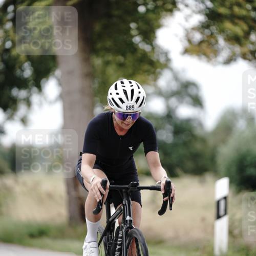 30.08.2026 - Elbe Triathlon Hamburg Michael Burmester http://msf.ph/oto/10072879 30.08.2026 10:24:53 Radfahren 889 meine-sportfotos.de