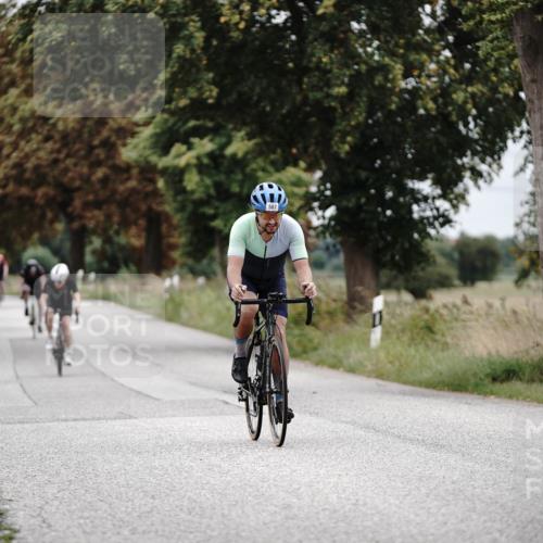 30.08.2026 - Elbe Triathlon Hamburg Michael Burmester http://msf.ph/oto/10072890 30.08.2026 10:25:15 Radfahren 587, 693, 763, 800, 812, 894 meine-sportfotos.de