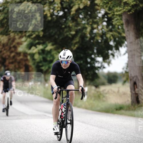 30.08.2026 - Elbe Triathlon Hamburg Michael Burmester http://msf.ph/oto/10072894 30.08.2026 10:25:19 Radfahren 587, 693, 696, 800 meine-sportfotos.de