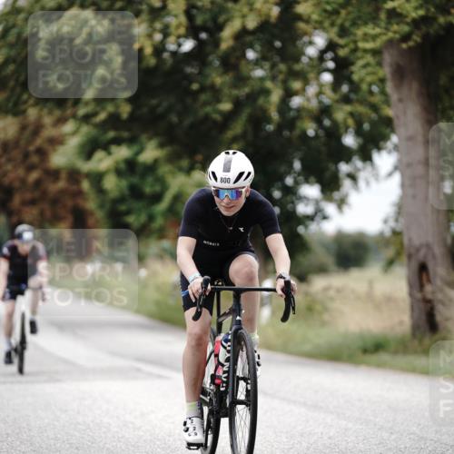 30.08.2026 - Elbe Triathlon Hamburg Michael Burmester http://msf.ph/oto/10072895 30.08.2026 10:25:19 Radfahren 587, 693, 696, 800 meine-sportfotos.de