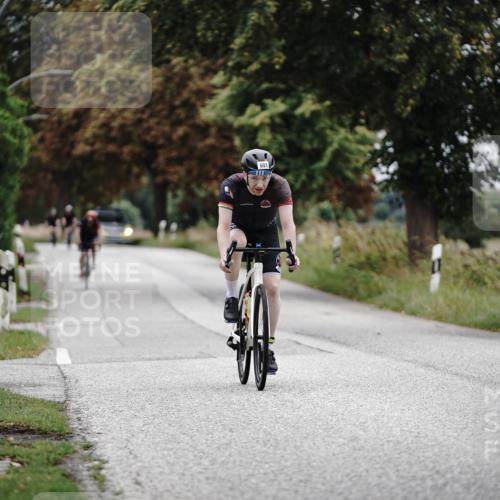 30.08.2026 - Elbe Triathlon Hamburg Michael Burmester http://msf.ph/oto/10072896 30.08.2026 10:25:20 Radfahren 693, 696, 800 meine-sportfotos.de